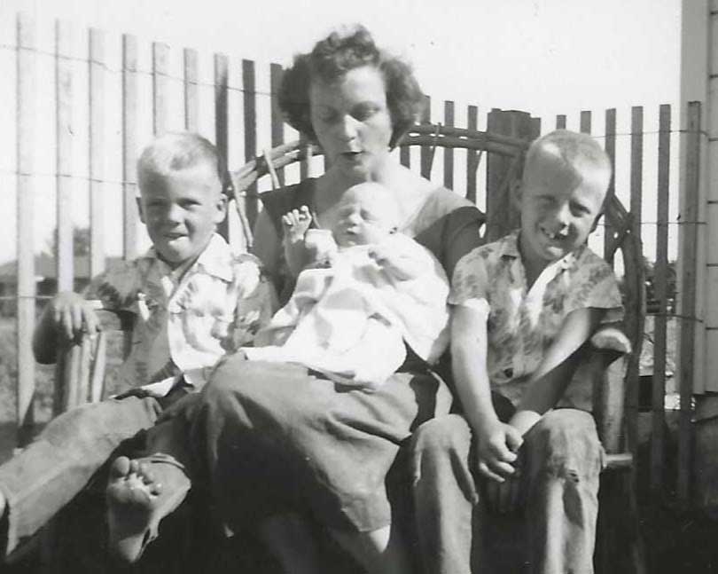 4 Weeks Old Mom Rog and Dennis