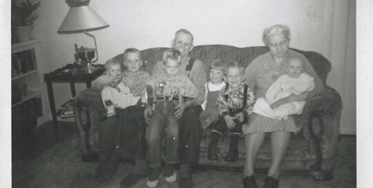 Christmas 1952 Rialto With Cousins